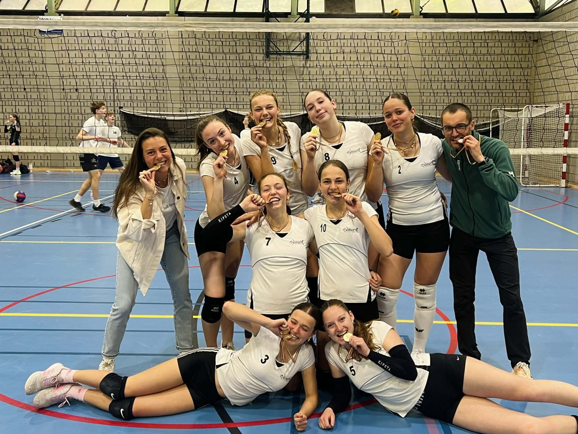 Victoire de note équipe de volley féminine au championnat interscolaire de Dinant